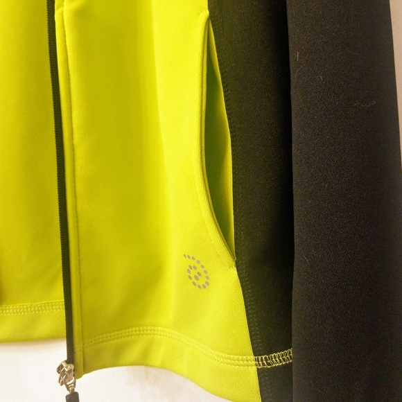 Neon green and black workout jacket - Picture 4 of 7